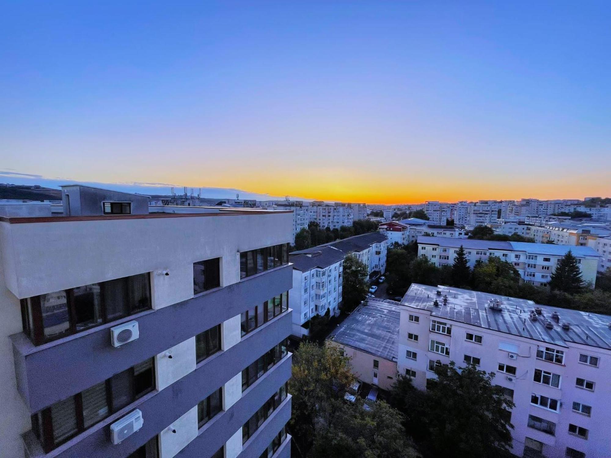 Taste Of Iasi - Two Room Apartment - Central - Sunset Touch Luaran gambar