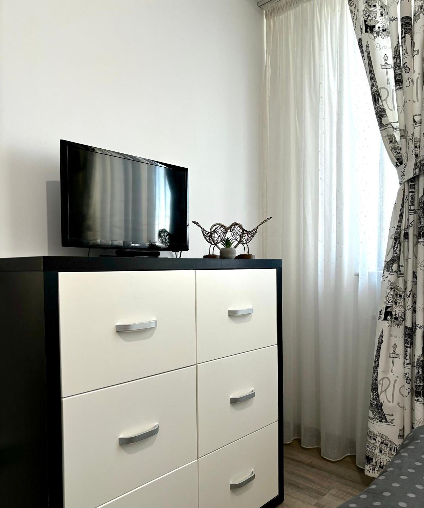 Taste Of Iasi - Two Room Apartment - Central - Sunset Touch Luaran gambar