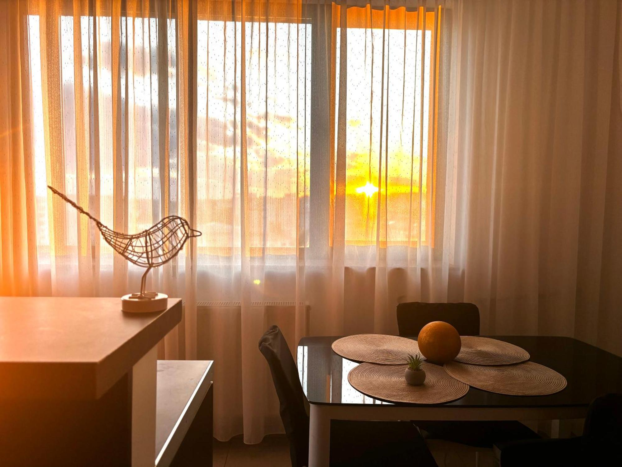 Taste Of Iasi - Two Room Apartment - Central - Sunset Touch Luaran gambar