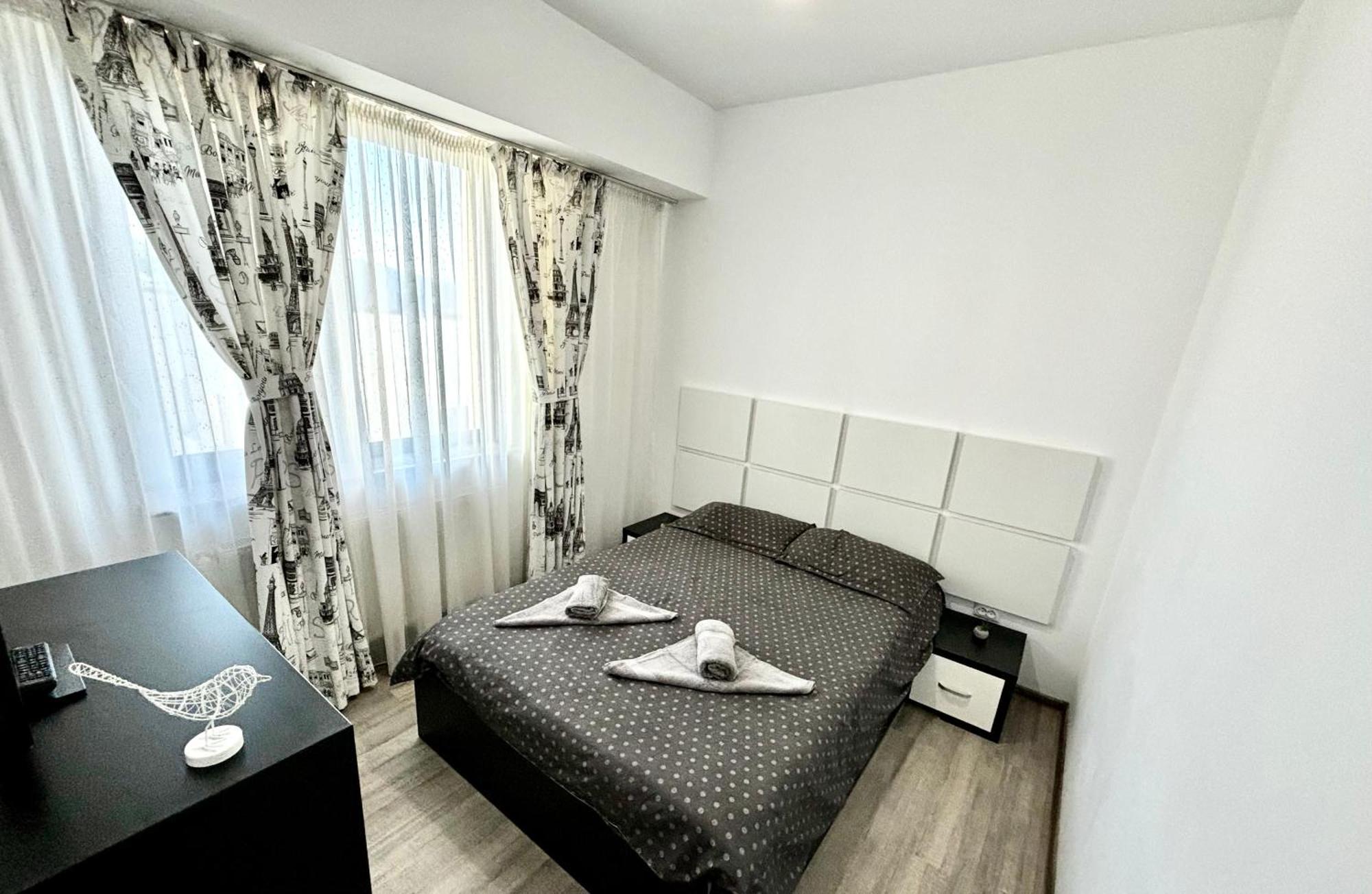 Taste Of Iasi - Two Room Apartment - Central - Sunset Touch Luaran gambar
