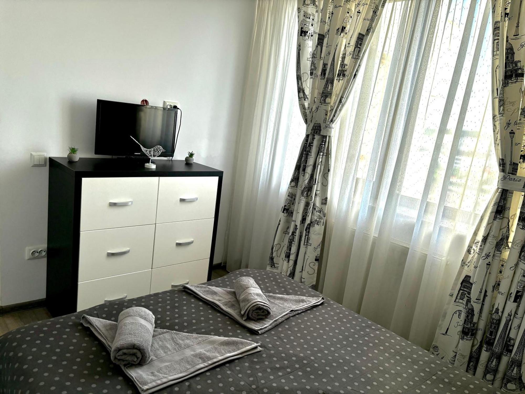 Taste Of Iasi - Two Room Apartment - Central - Sunset Touch Luaran gambar